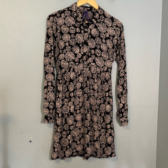 Seraphine Black and White Mini Dress - Picture 3 of 14